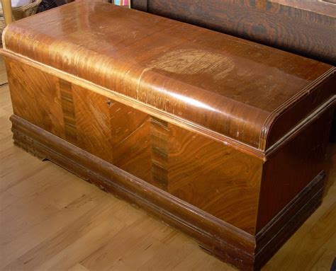 Antique cedar Roos sweetheart chest ca. 1940's