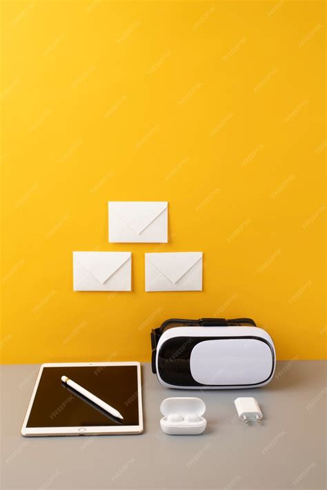 Free Photo | Modern stationary collection arrangement