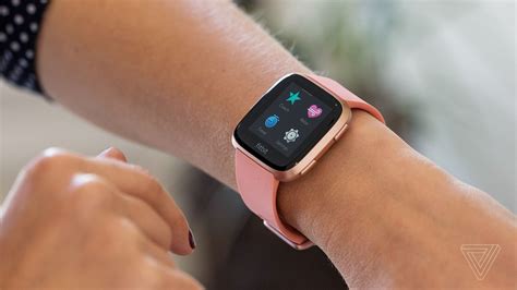 The 6 Best Fitbit for Women in 2020 - By Experts