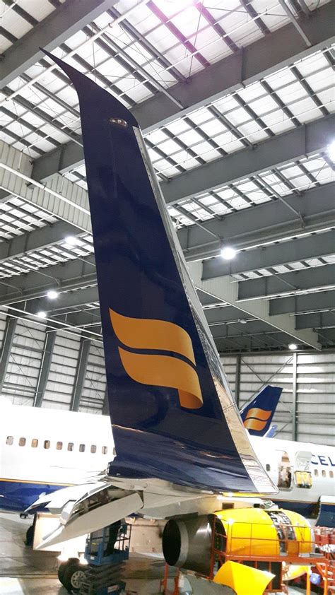 Icelandair the First to Operate 757-200 Scimitar Blended Winglets in Europe