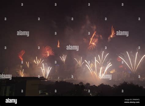 Fireworks over the Brisbane river during the annual Brisbane Riverfire ...