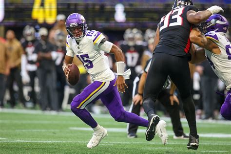 Joshua Dobbs bails out Vikings in win over Falcons | Reuters