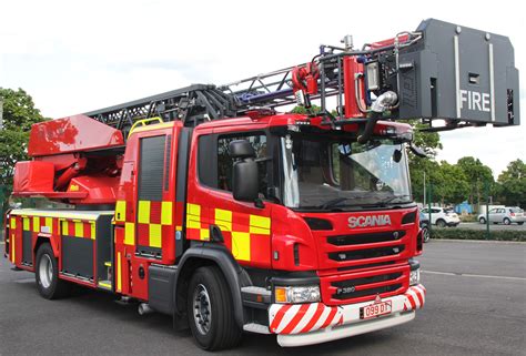 First turntable ladder arrives in South Yorkshire - South Yorkshire Fire and Rescue