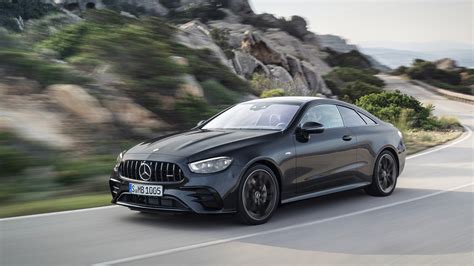 Das neue Mercedes-AMG E 53 4MATIC+ Coupé und Cabriolet