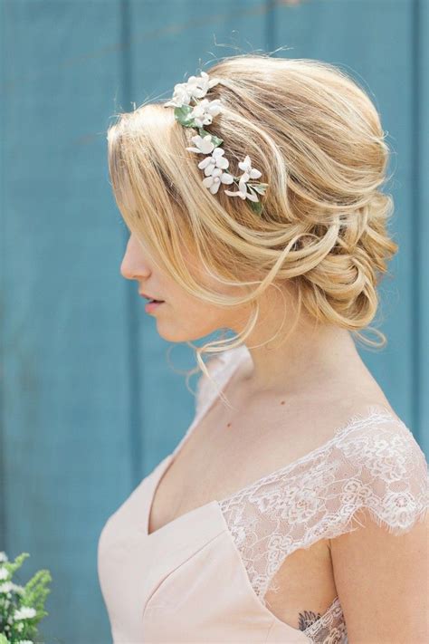 15 Hairstyles with Flower Crowns for Wedding - Pretty Designs