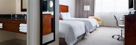 Burbank, CA, Hotel Rooms and Suites | Los Angeles Marriott Burbank Airport