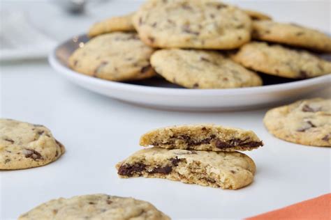 Chocolate chip cookies - keksi sa komadićima čokolade • Reci Peci