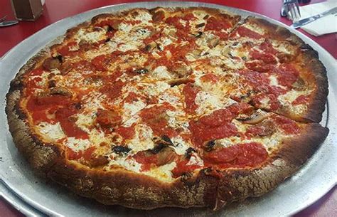 Best Pizza in Brooklyn: 4 Classic Pizzerias + Roberta's