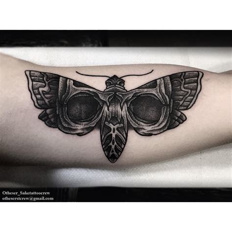 Wonderful Black Moth on Arm Mini Tattoos, Black Tattoos, Tattoos For Guys, Tattoos For Women ...