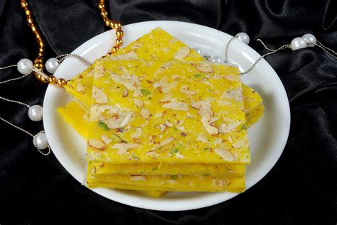 Buy Bombay / Ice halwa Sweet and Mithai Online at best price per kg