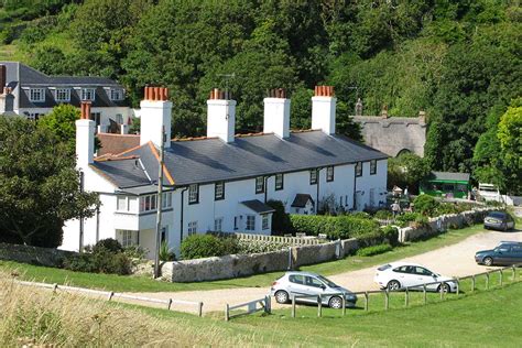 Lulworth Cove Visitor Guide - The best things to see and do | Dorset Guide