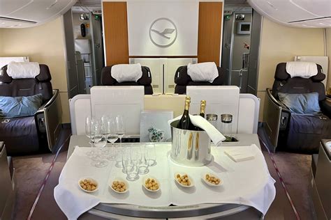 Review: Lufthansa first class on the Boeing 747-8, from Frankfurt to ...