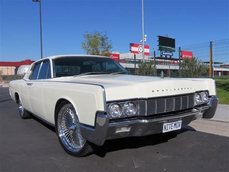 Custom 1967 Lincoln Continental