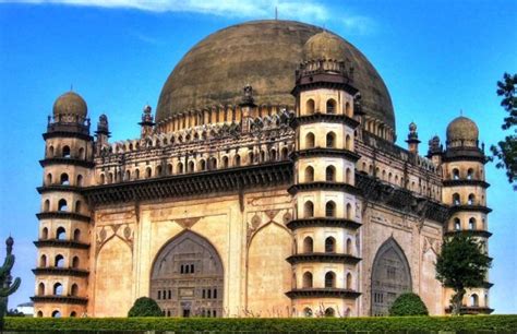 The Mystery of the Whispering Gallery of Gol Gumbaz | Voyager