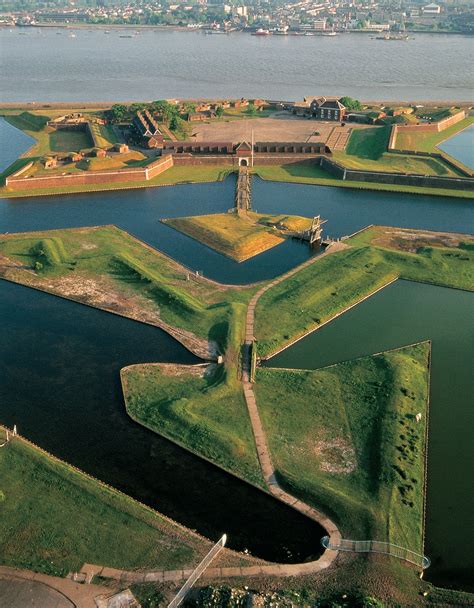 Tilbury Fort, a 16th Century fortification on the Thames. | Star fort, Beautiful castles ...