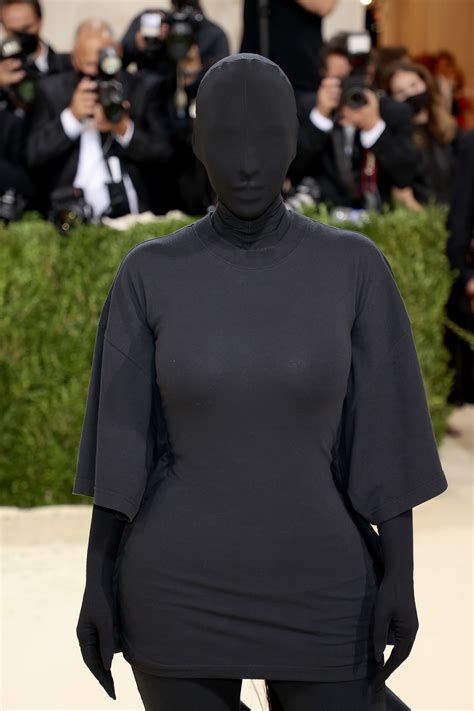 Despite Covering Her Face, Kim Kardashian Still Wore Makeup to the 2021 ...