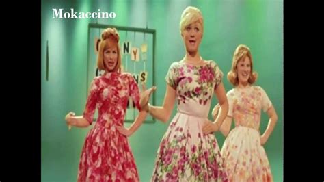 [Duet with Mokaccino] Hairspray - The New Girl in Town (Cover) - YouTube