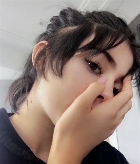 Kylie Jenner Revealed Her Natural Hair And She Sure Looks Different