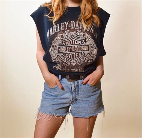 1990's vintage Harley Davidson cropped muscle tank top / Auckland New Zealand / souvenir shirt ...