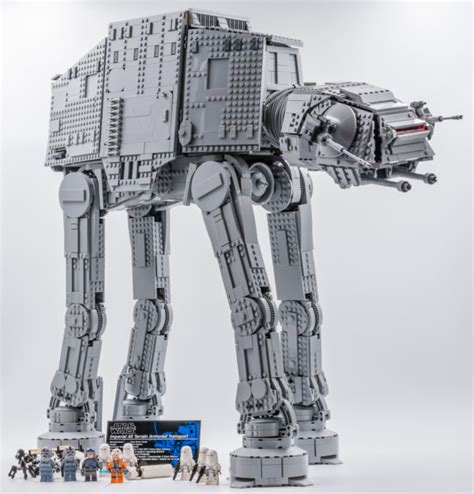 Review : LEGO Star Wars Ultimate Collector Series 75313 AT-AT - HOTH BRICKS