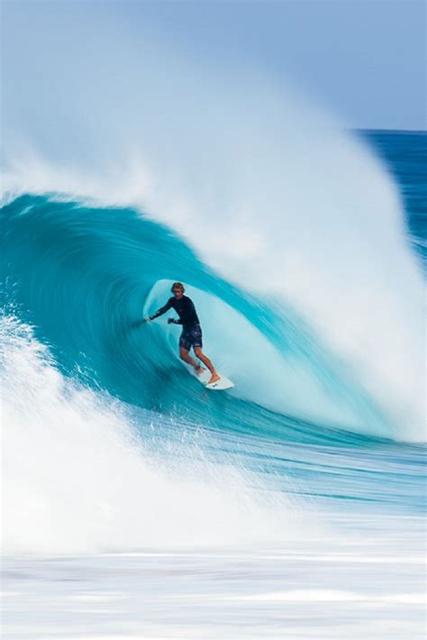 Hawaii Surfing | Surfing waves, Kite surfing, Surfing photos