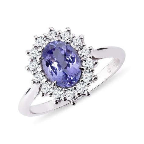 Ring with tanzanite and diamonds in white gold | KLENOTA