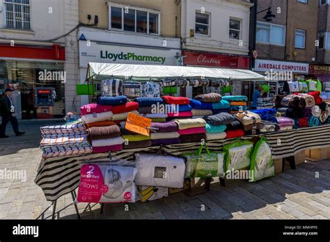 Pontefract market hi-res stock photography and images - Alamy