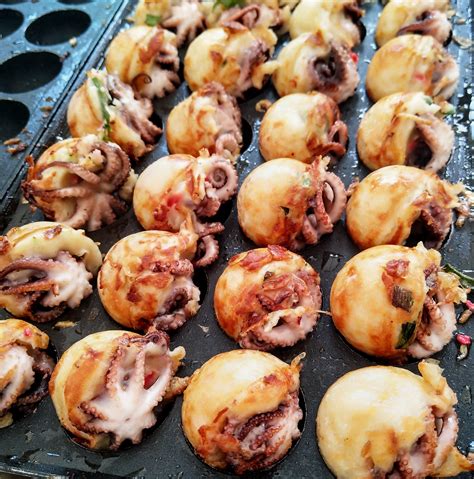 [I ate] Takoyaki (Japanese Octopus Balls) : r/food