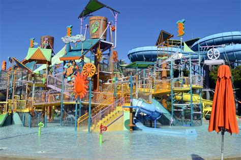 17 Fun Hotels with Waterparks in Orlando, Florida (for 2024)