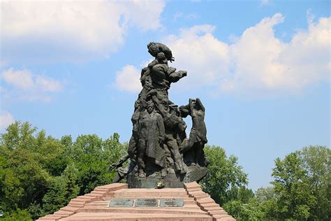 Babi Yar in Kyiv : A Living Holocaust Memorial | www.bestkievguide.com