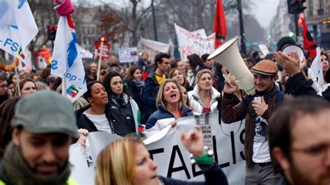 France on strike: New protests in Paris, negotiations resume | CTV News