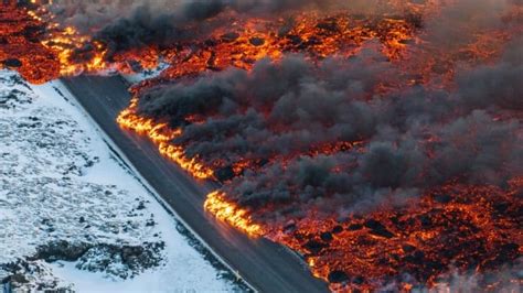 Tourist Site Blue Lagoon Evacuated Amid Third Eruption of Icelandic Volcano