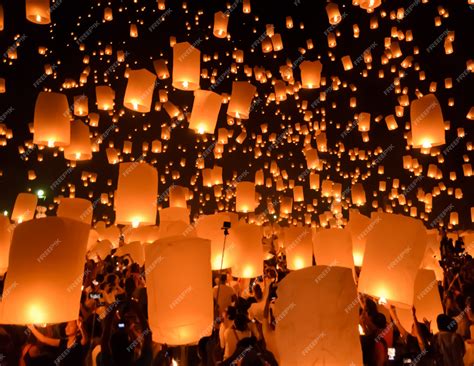 Premium Photo | Sky lanterns festival or yi peng festival in chiang mai, thailand