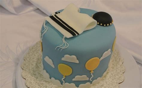 For these kosher cake decorators, it's all about putting in the hours ...