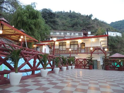 Ceyone Classic Fall Resort Mussoorie New Year Packages 2023, Resorts in Mussoorie