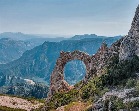 Round Rock Formation on Rocky Mountain · Free Stock Photo