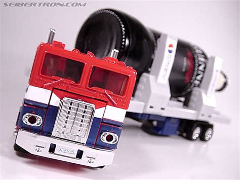 Transformers Classics Pepsi Optimus Prime (Pepsi Convoy) Toy Gallery (Image #107 of 202)