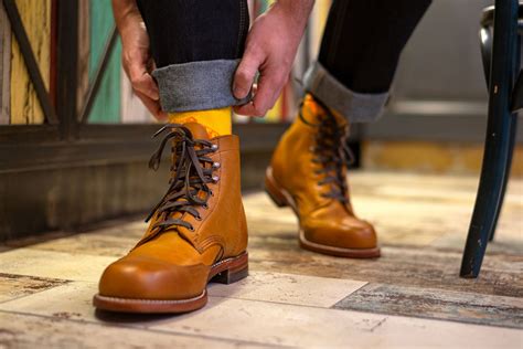 Best Boot Socks for Men: Buying Guide to Thick Work Socks (2023)