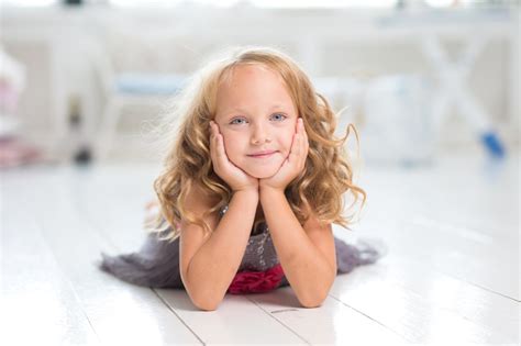 Free picture: child, portrait, blonde hair, fashion, innocence, lady, makeup, happy, attractive
