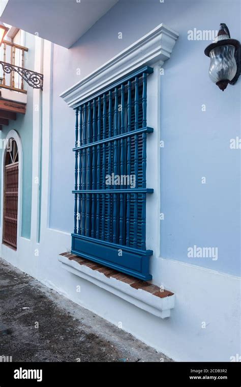 Colorfully painted houses in the historic colonial city of Old San Juan ...