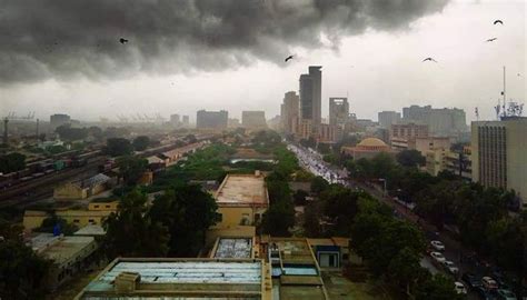 Karachi Weather To Remain Very Hot Till Wednesday Noon | Daily Outcome