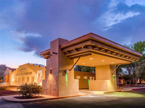 Hotel in Chinle | Holiday Inn Canyon De Chelly (Chinle) Hotel