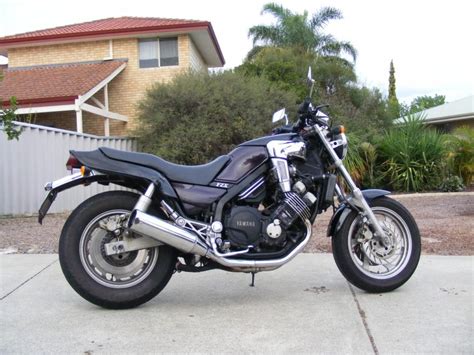 Yamaha Yamaha FZX 750 - Moto.ZombDrive.COM