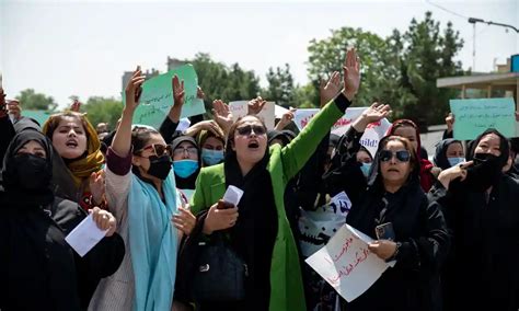 Female Protesters Beaten by Taliban Fighters - Global Connections for Women