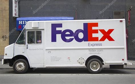 FedEx Express truck in Manhattan – Stock Editorial Photo © zhukovsky ...