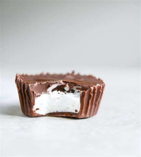 Easy Homemade Mallo Cups. | Recipe | Candy recipes homemade, Desserts, Homemade candy bars