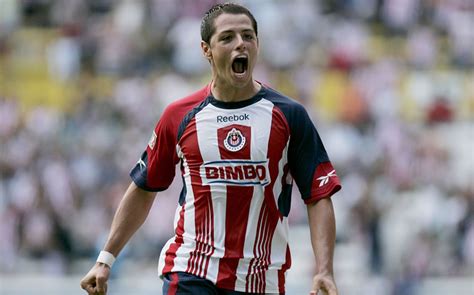 Chicharito celebra 15 años de su debut en Chivas