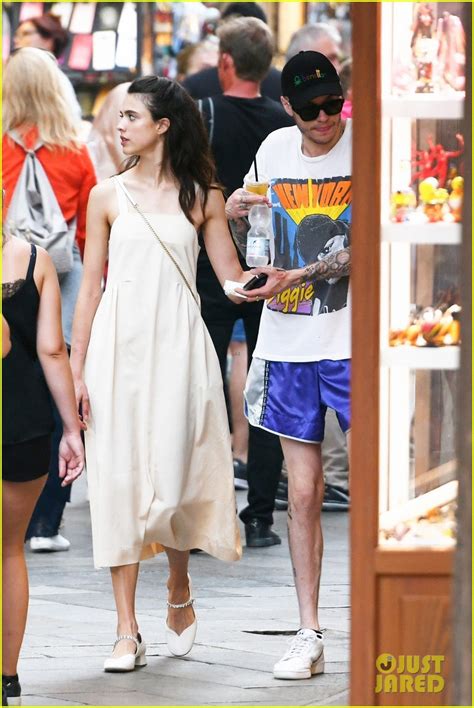 Photo: pete davidson margaret qualley hold hands 14 | Photo 4343962 ...