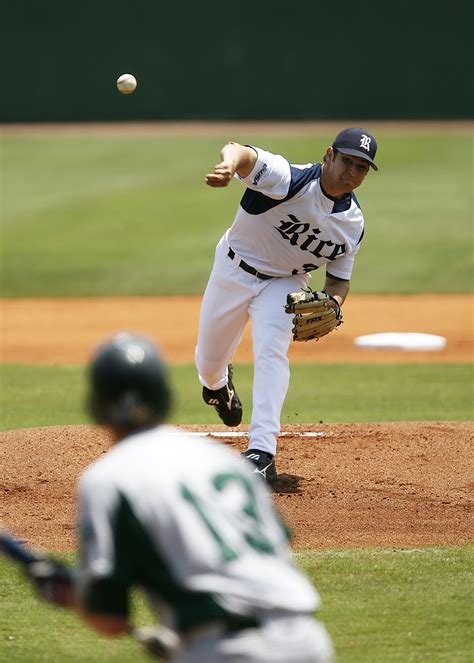 Free Images : motion, action, baseball field, pitch, throw, outdoors, competition, focus, sports ...