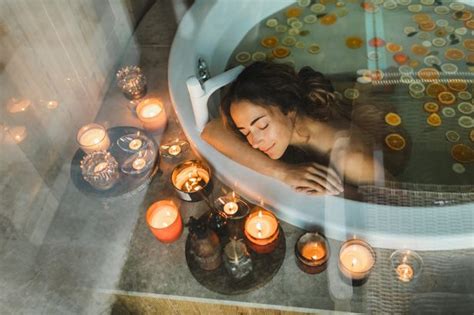 Wowcher spa deal saves £100 on pamper day with jacuzzi, sauna and steam ...